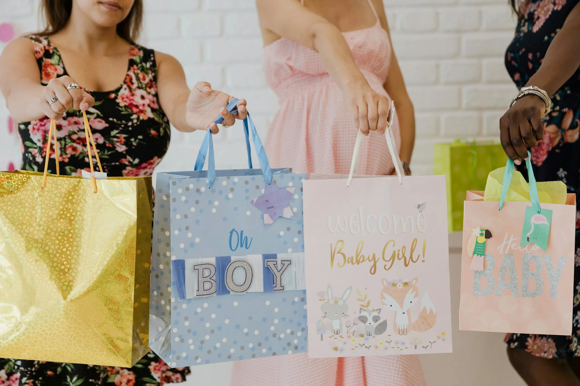 Si vous cherchez un cadeau de naissance inoubliable, ces 7 idées personnalisées vont faire fondre les parents