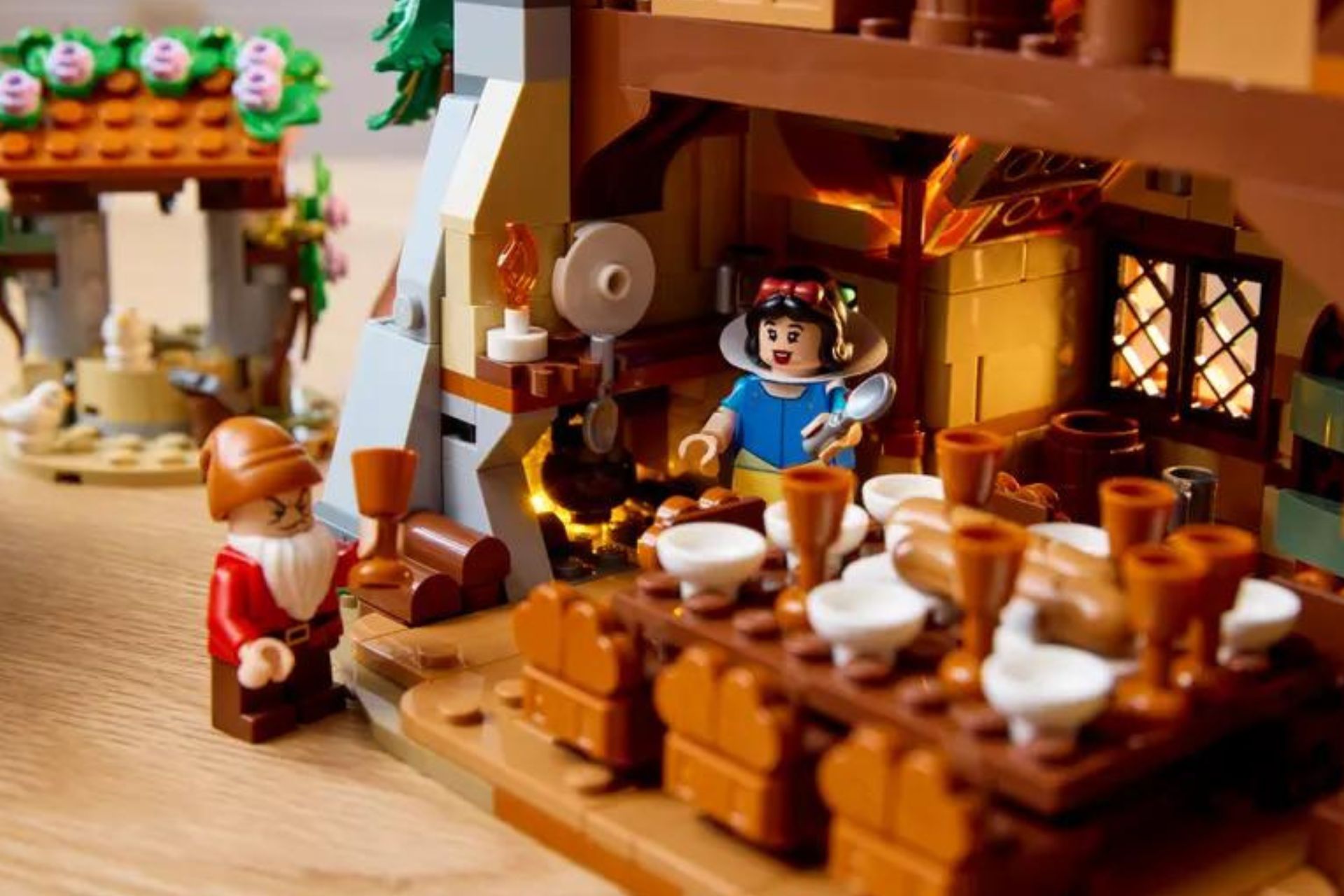 Set LEGO La Chaumière de Blanche-Neige et des Sept Nains en précommande
