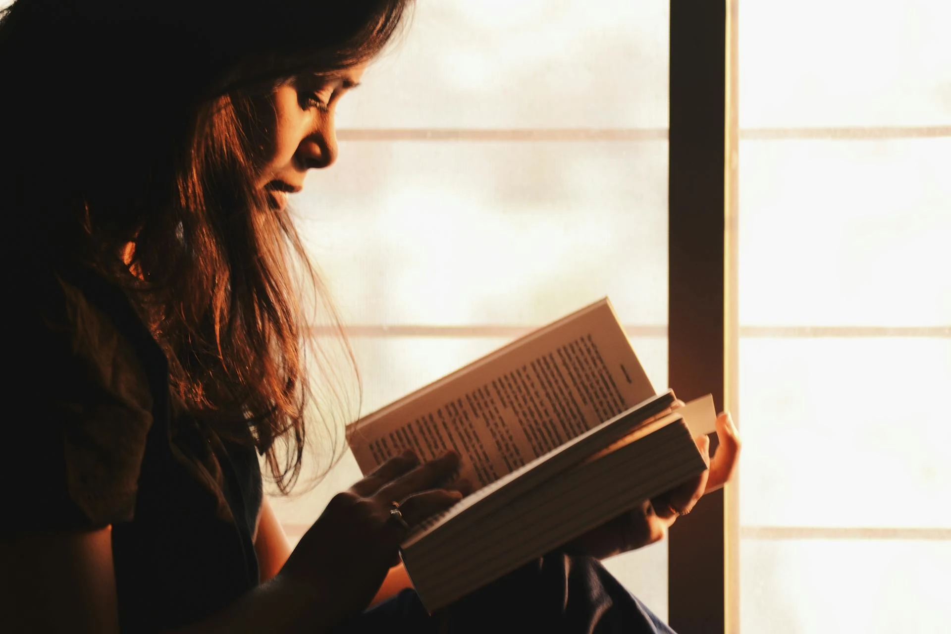Surprenez les dévoreurs de livres avec ces  idées cadeaux qui sublimeront leur passion pour la lecture