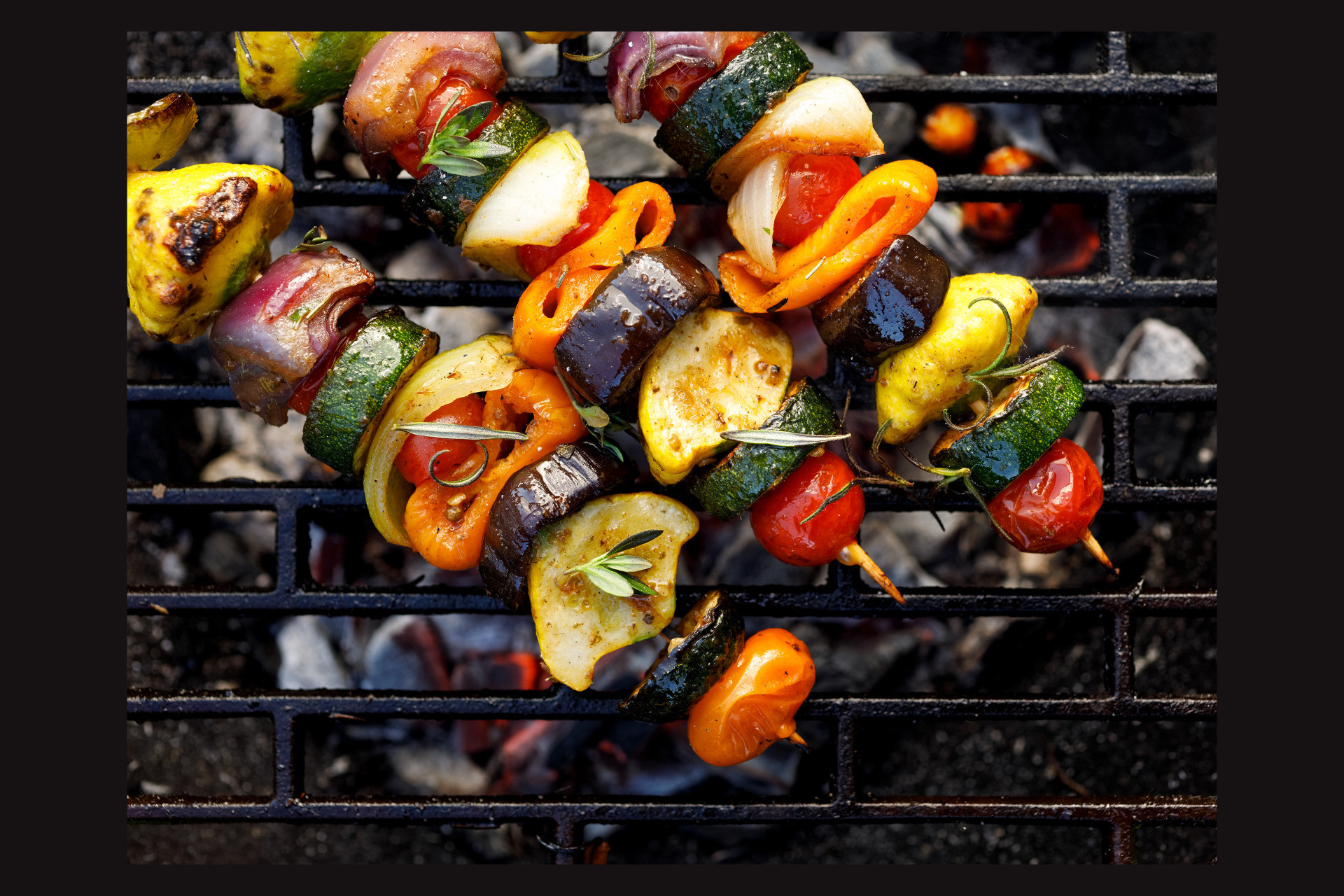 Les brochettes de légumes au barbecue