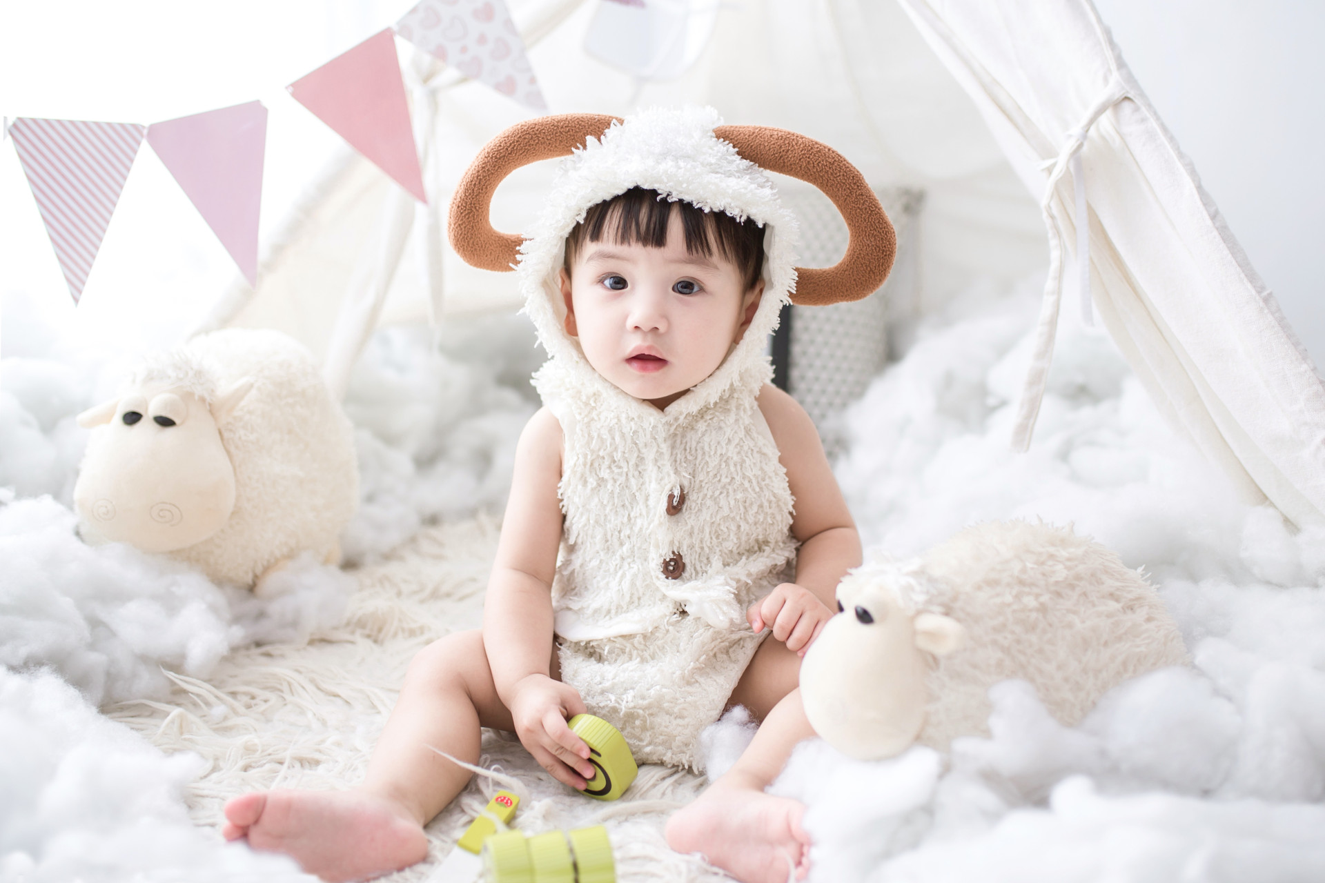 Bébé déguisé en mouton