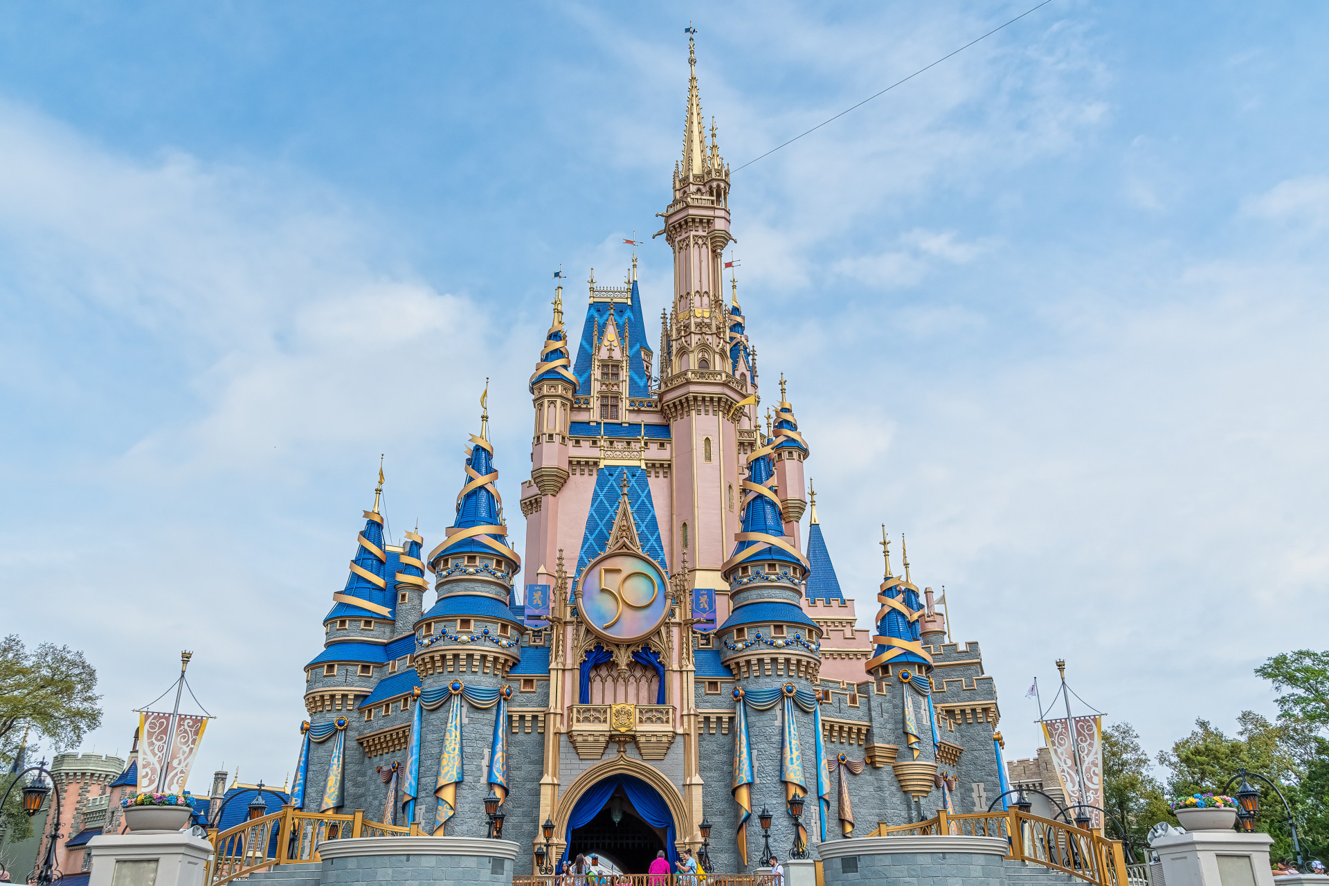 Le château de Disney est merveilleux, il fait rêver toutes les générations.