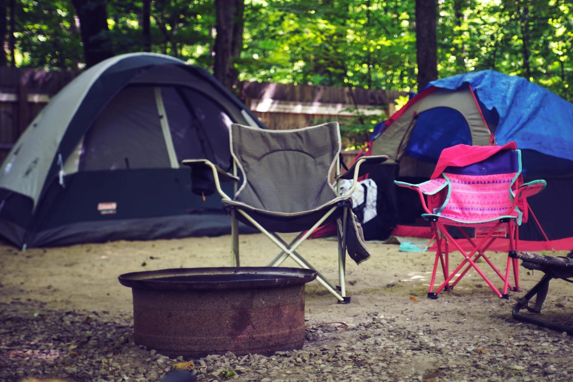 Le camping et l'aventure pour les vacances